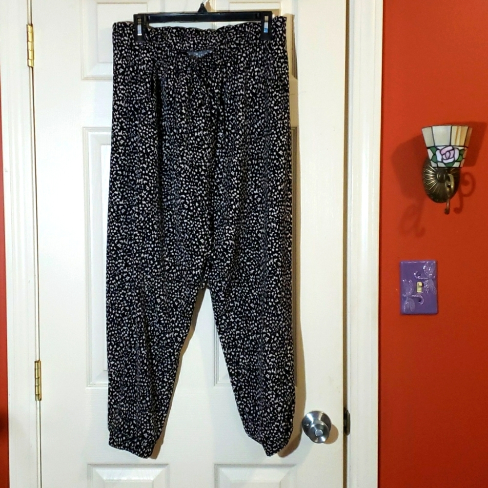 ONE by Chapter One stretch pants